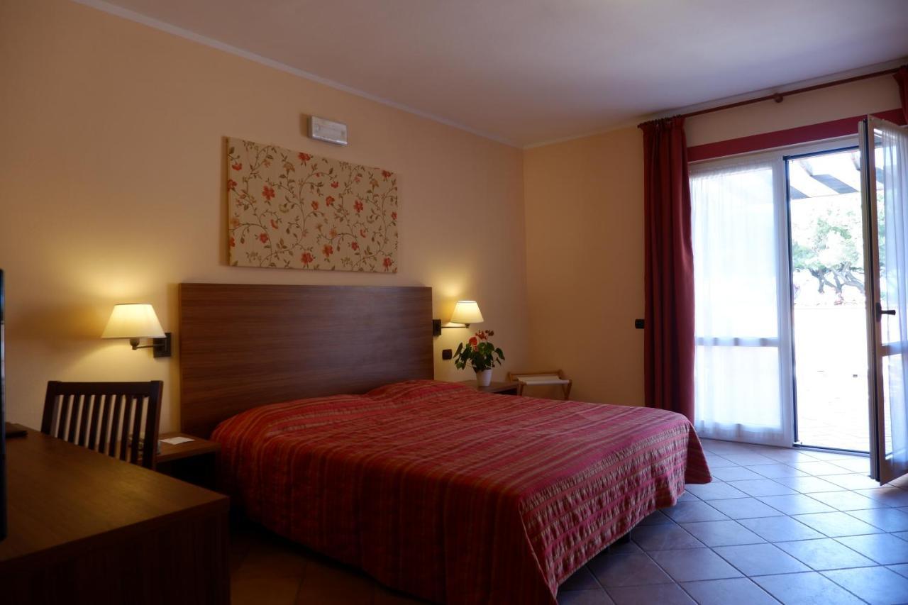 Corte Dei Tusci - Village Palace Пунтоне-ді-Скарліно Екстер'єр фото